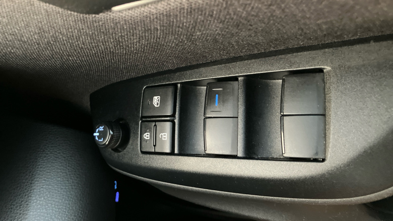 Toyota Yaris 1.5 Hybrid Design 5dr CVT Hybrid Hatchback